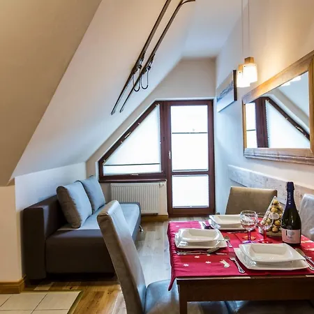 Styl Róża Pustyni, Centrum Miasta Apartament *