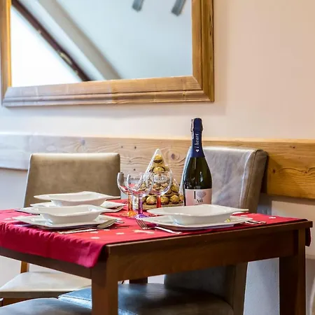 Styl Róża Pustyni, Centrum Miasta Apartament *